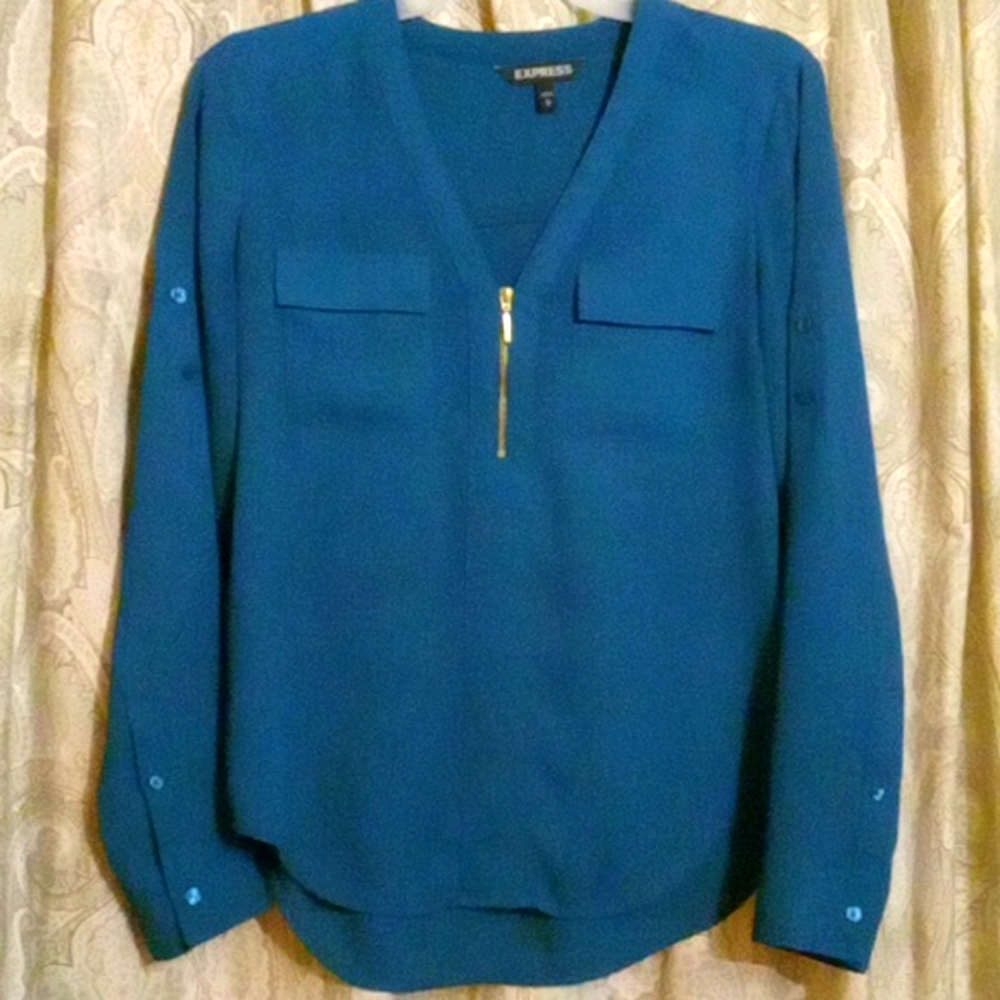 Express blouse w/roll up sleeves